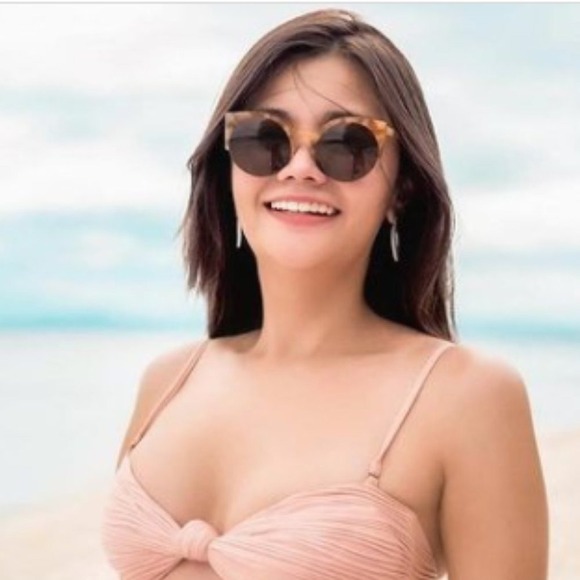 New White Circle Tortoise Shell Dangle Earrings - Picture 4 of 10